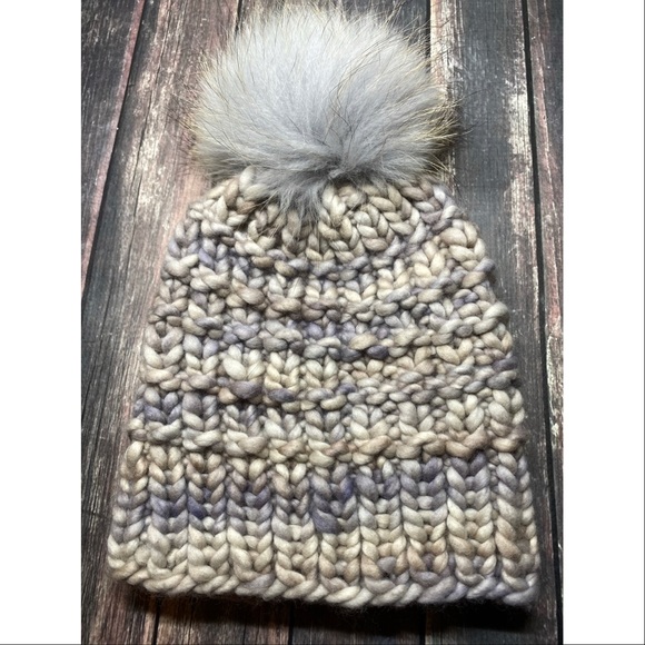 READY TO SHIP 100% Merino Wool Hat🧶 - Picture 5 of 7